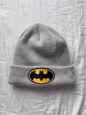 Batman Logo Grey Knit Beanie